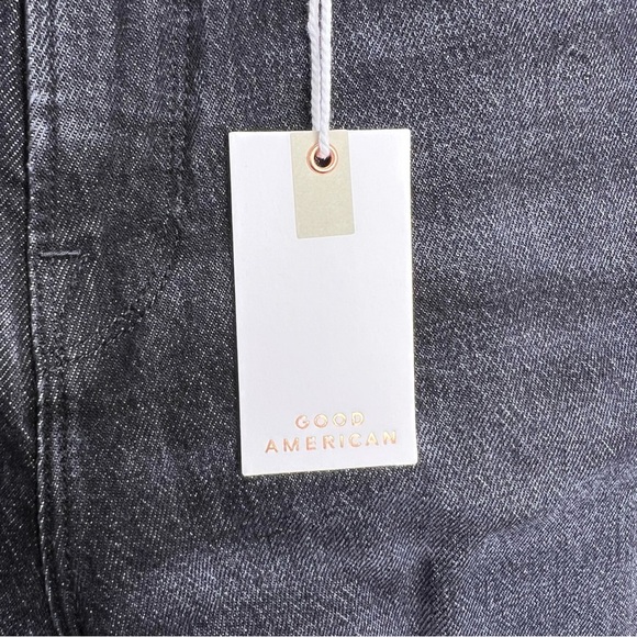 GOOD AMERICAN Black Iconic 90’s Good Bermuda Raw Hem Shorts - Picture 3 of 7